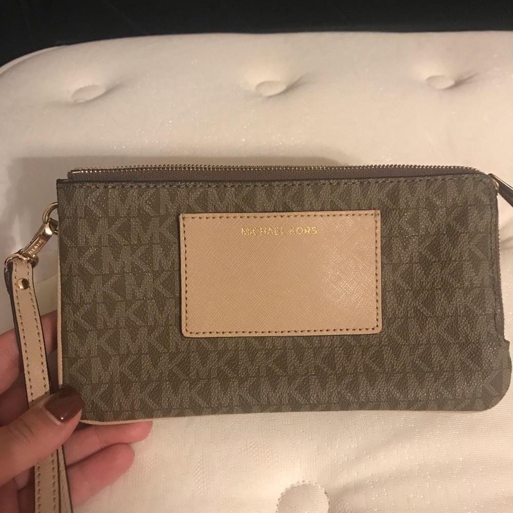 Michael Kors double zip wristlet